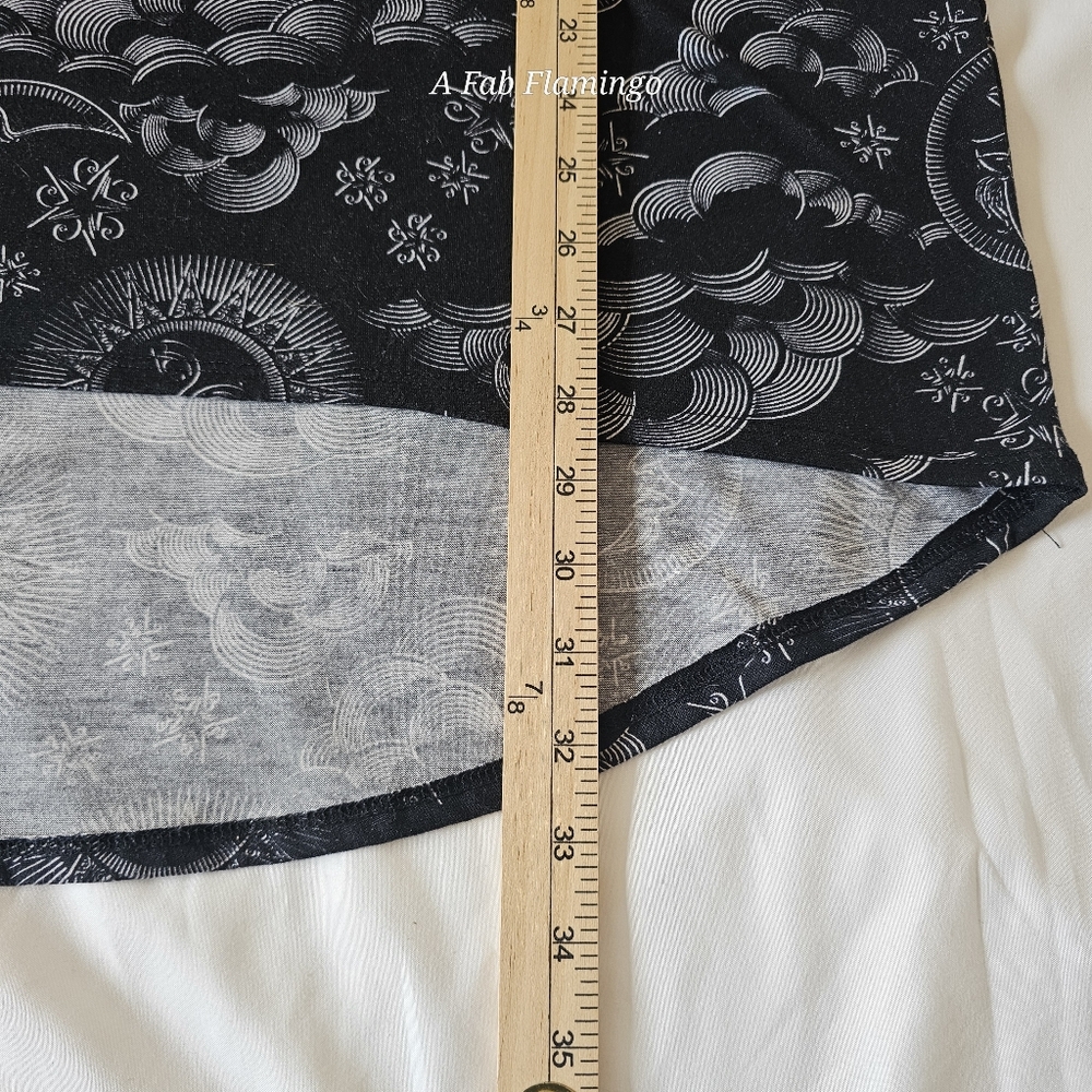 LulaRoe Irma Top Sz 3X Celestial Sun Moon Stars Plus Size Witchy Whimsigoth - Picture 6 of 7